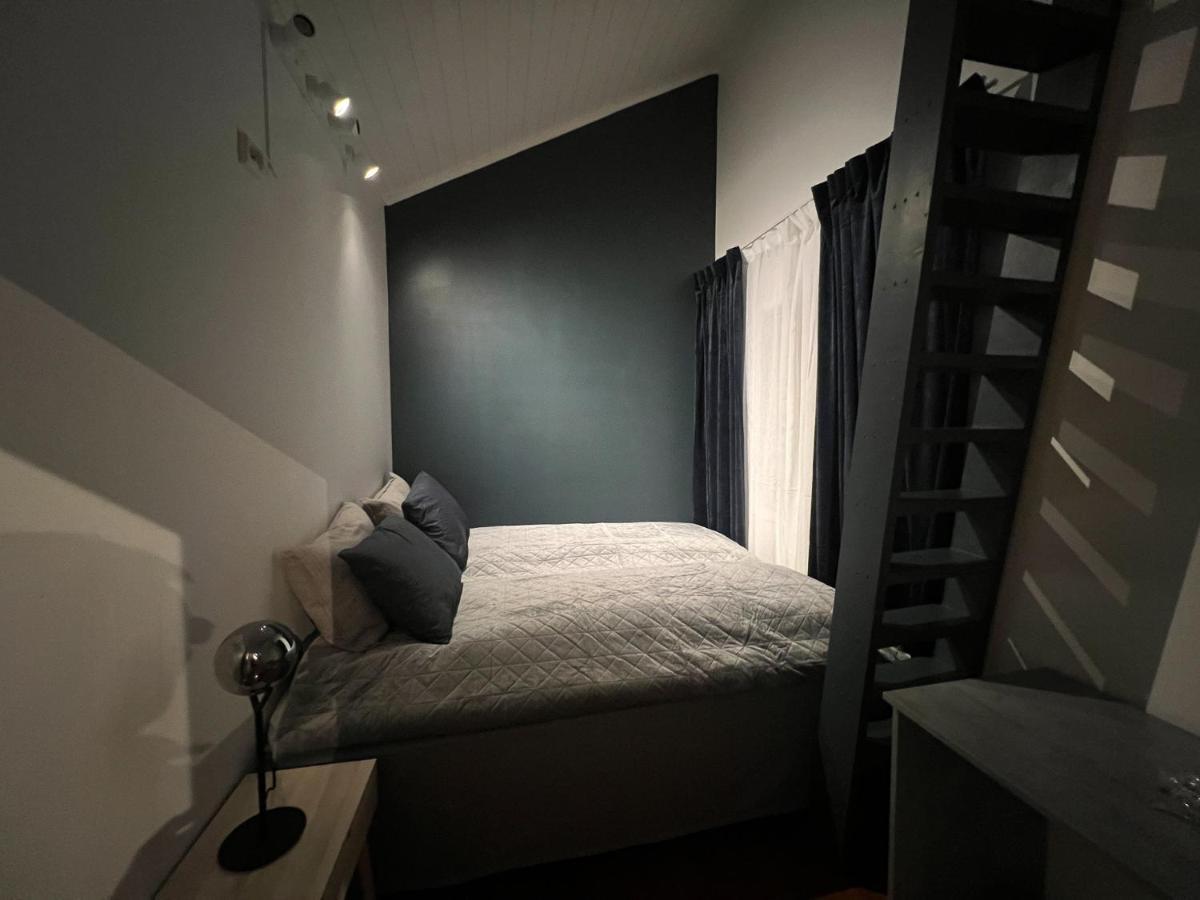 Charming Loft Retreat On Tromso'S Historic Main Street: 3-Minute Stroll To City Square ภายนอก รูปภาพ