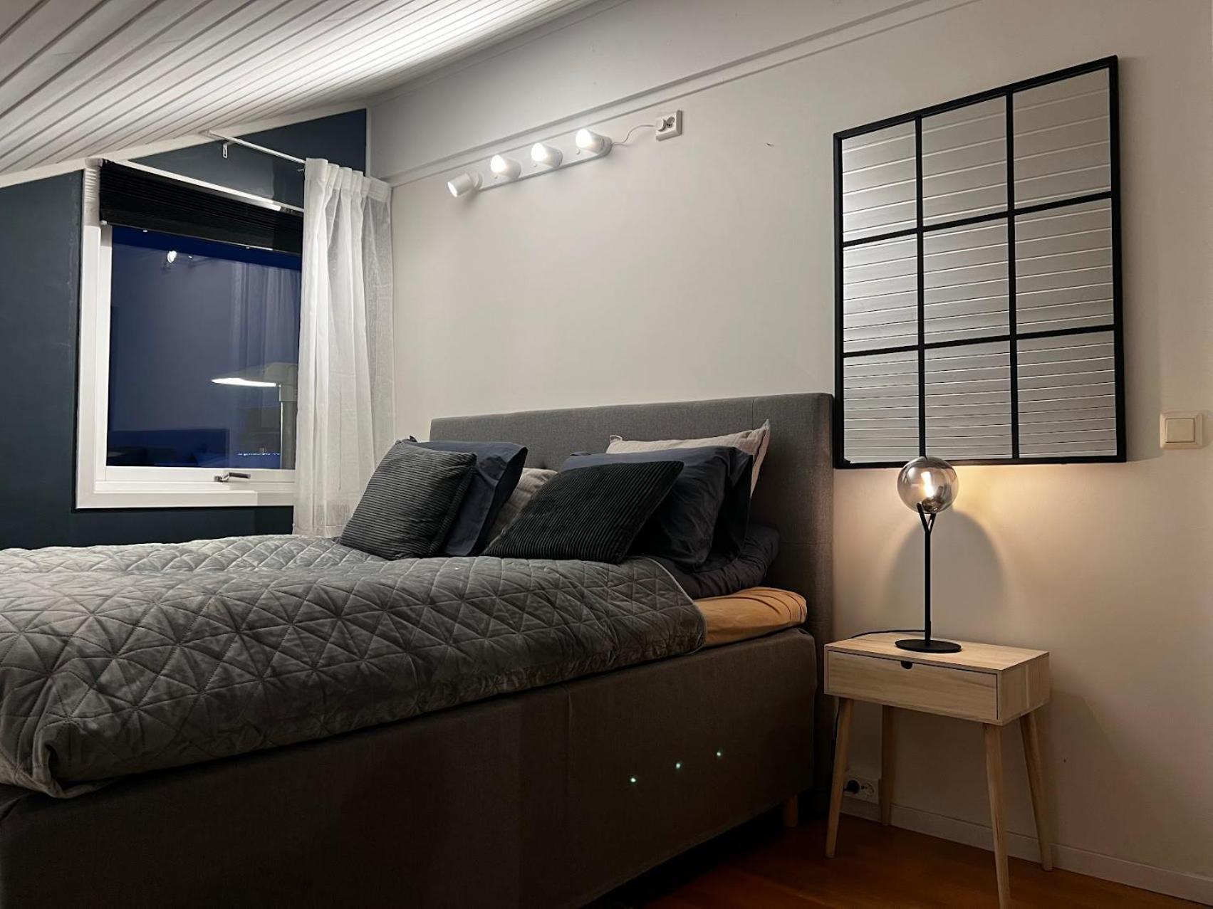 Charming Loft Retreat On Tromso'S Historic Main Street: 3-Minute Stroll To City Square ภายนอก รูปภาพ