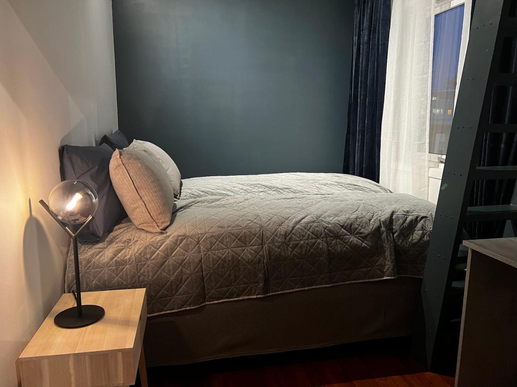 Charming Loft Retreat On Tromso'S Historic Main Street: 3-Minute Stroll To City Square ภายนอก รูปภาพ